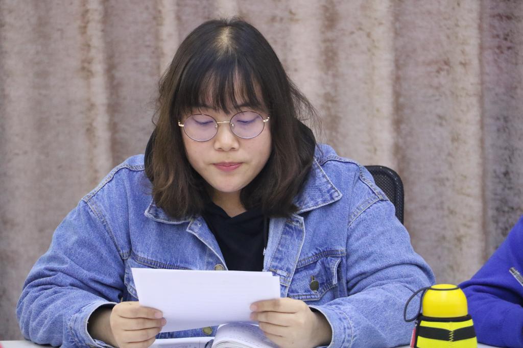 学生支部辅导员班廷廷老师发言
